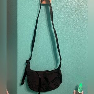 Baggu small crescent crossbody bag